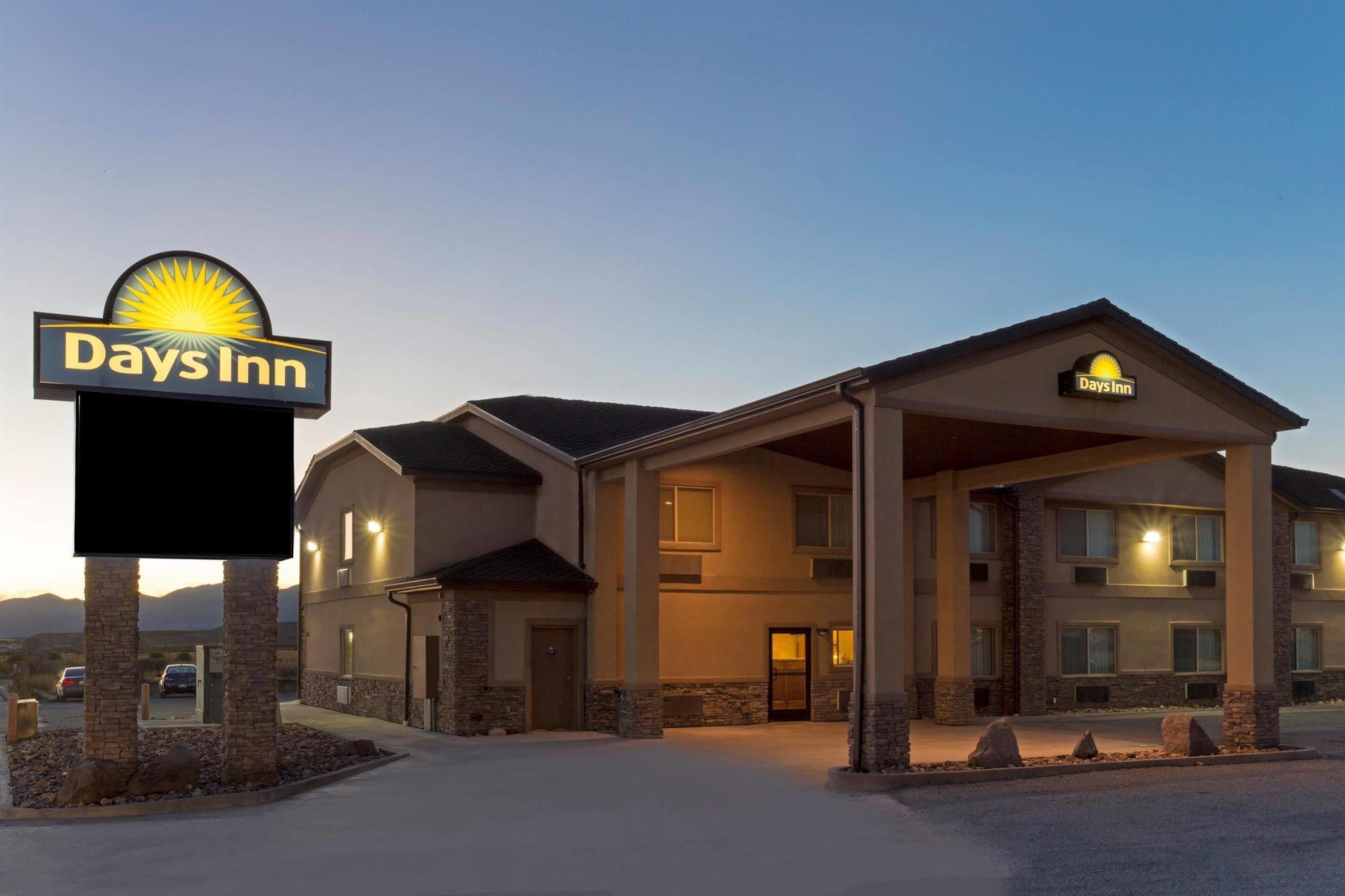 Days Inn By Wyndham Beaver Exterior photo
